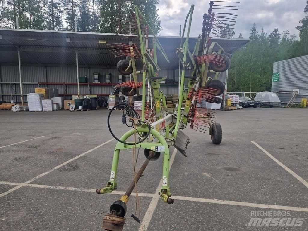 CLAAS 680 Obracače a zhrabovače sena