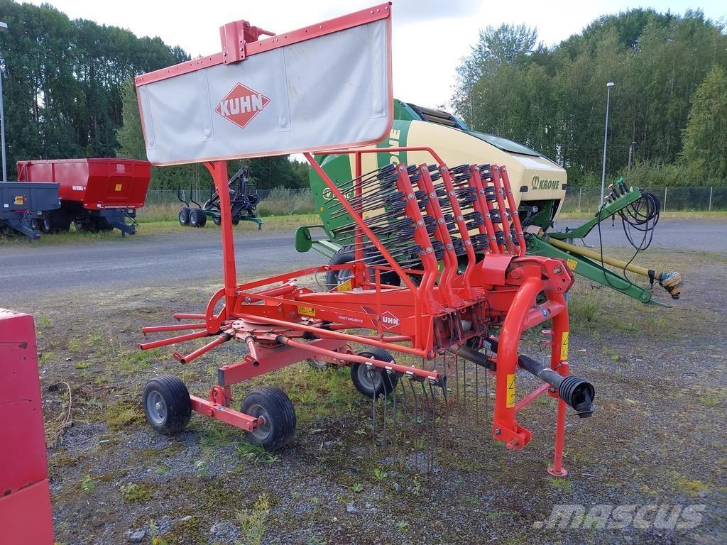 Kuhn 4321 Obracače a zhrabovače sena