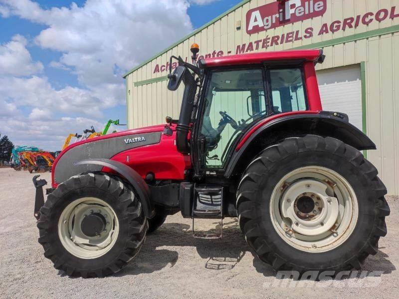 Valtra T151 Traktory