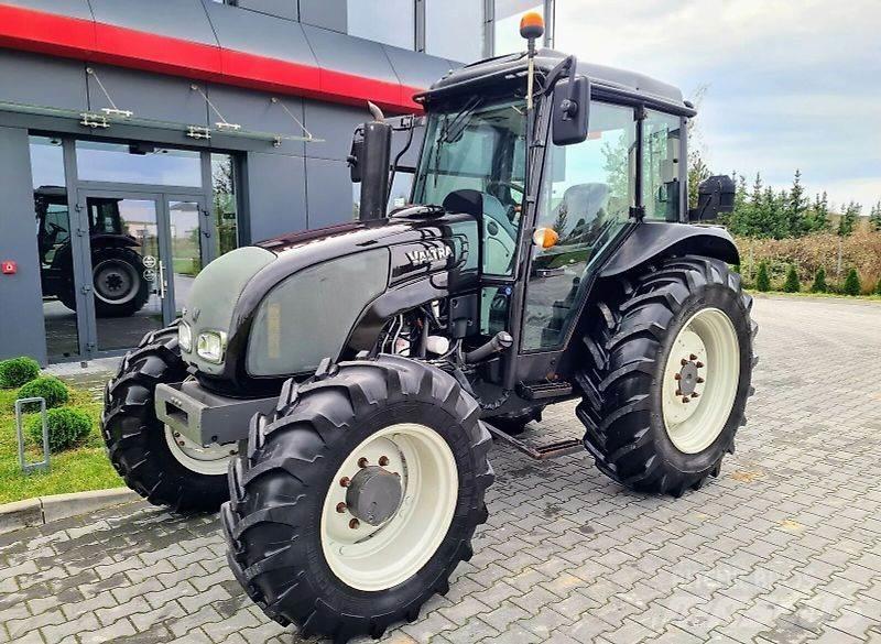 Valtra A93 Traktory