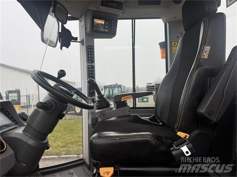 JCB 427 Agri Kolesové nakladače