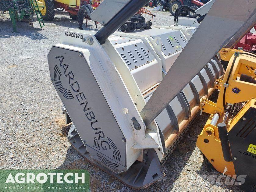  Black Grizzly Traktory