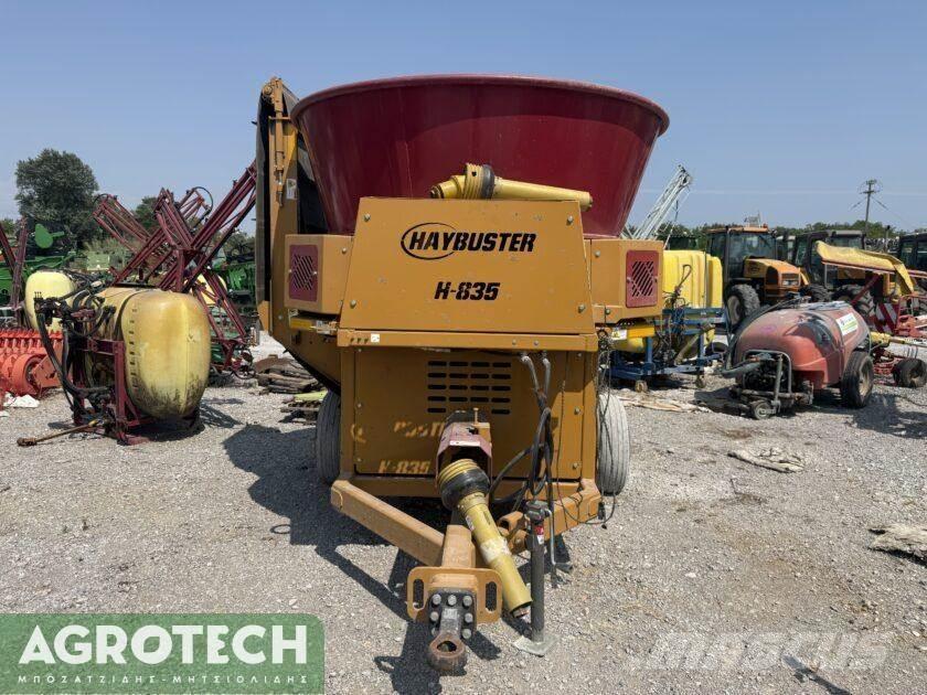  H-835 Traktory