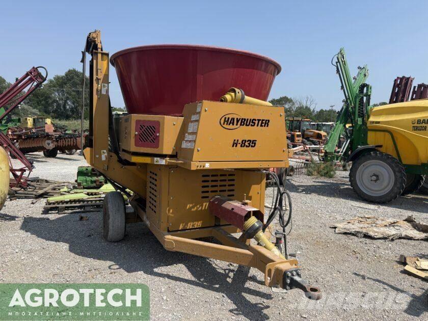  H-835 Traktory