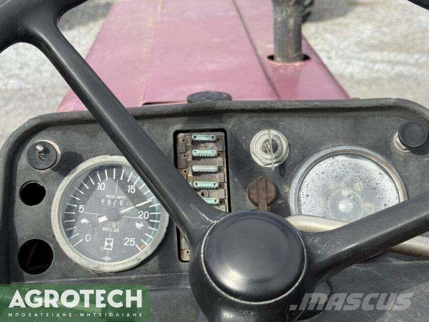 International 844s Traktory