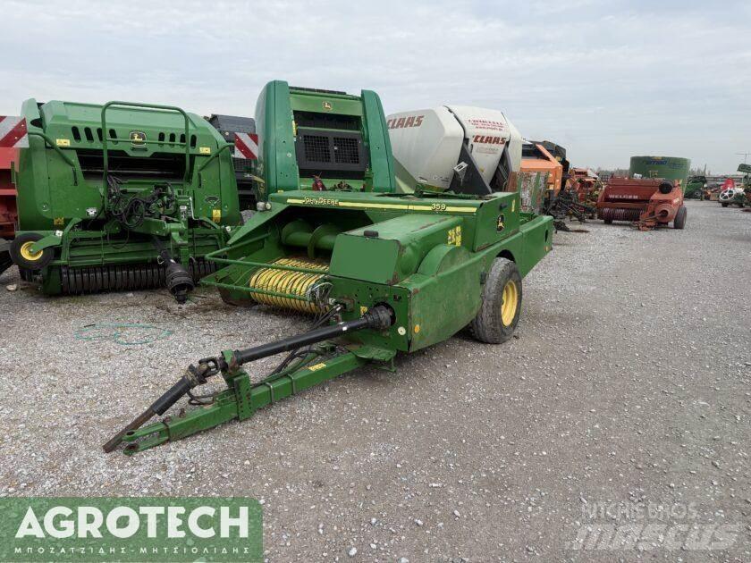 John Deere 359 Traktory