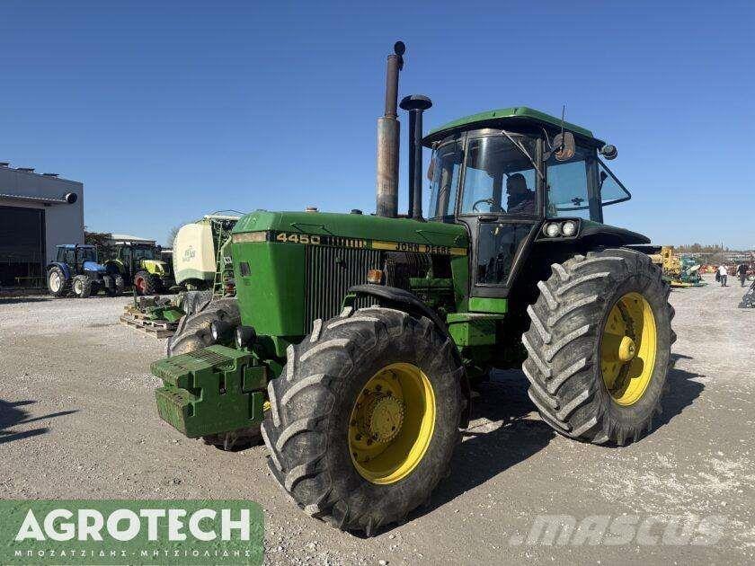 John Deere 4450 Traktory