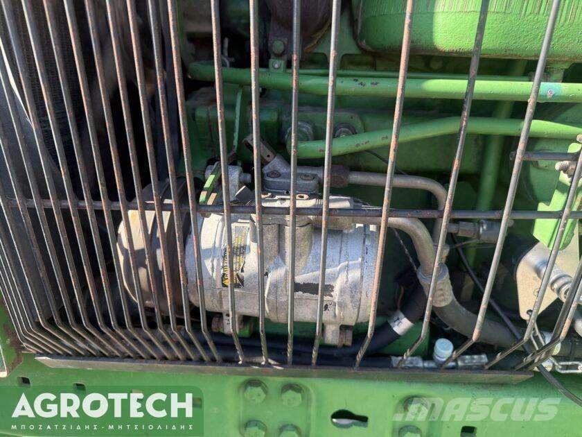 John Deere 4450 Traktory