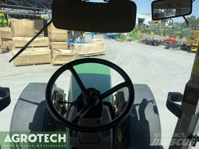 John Deere 8400 Traktory