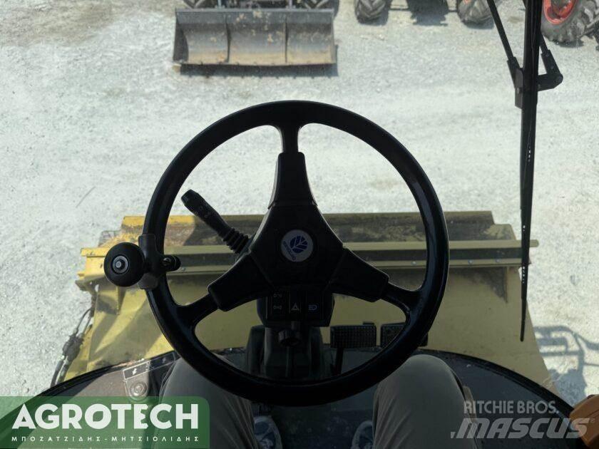 New Holland TX 68 Traktory