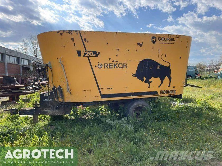  Rekor CHARGER V20m³ Traktory