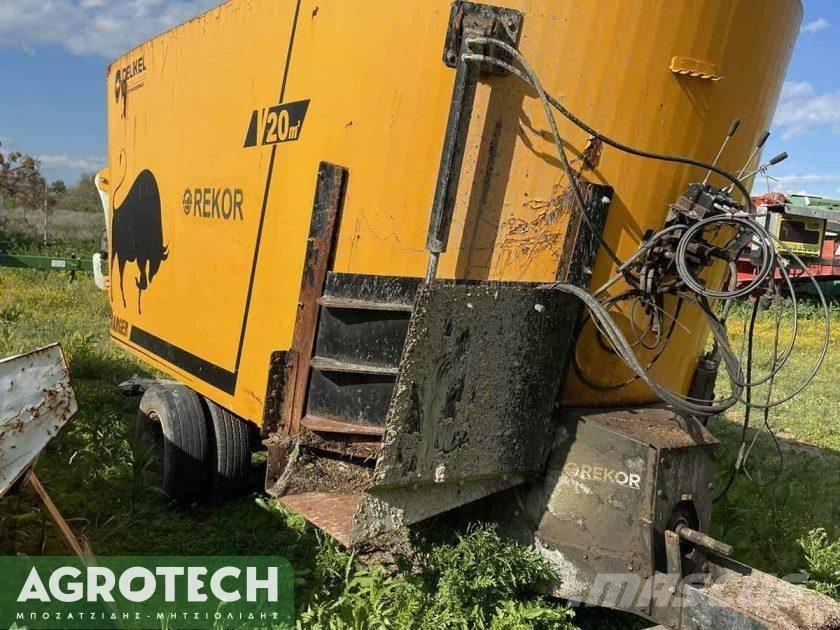  Rekor CHARGER V20m³ Traktory