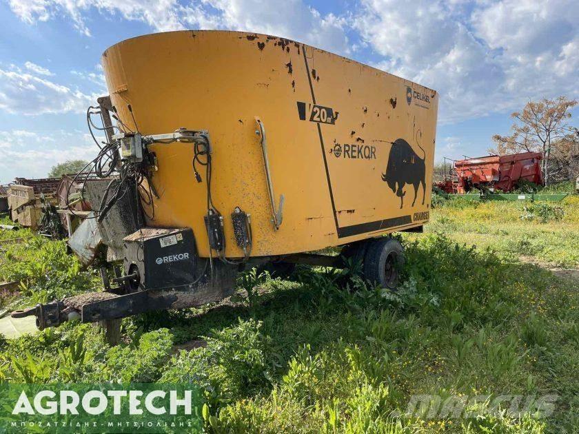  Rekor CHARGER V20m³ Traktory
