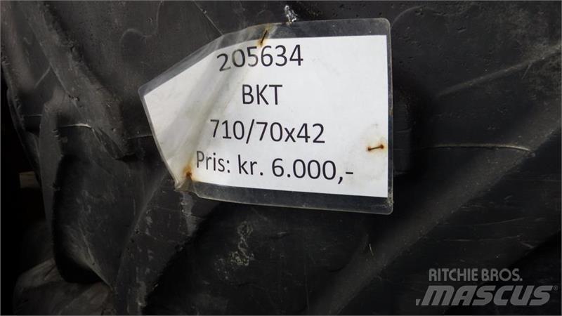 BKT 710/70R42 Pneumatiky, kolesá a ráfiky