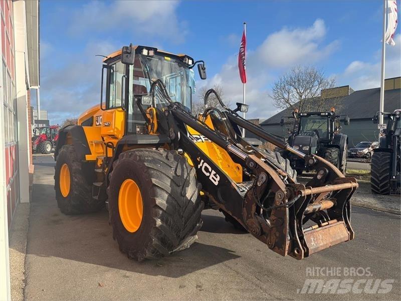 JCB 427 Agri Kolesové nakladače