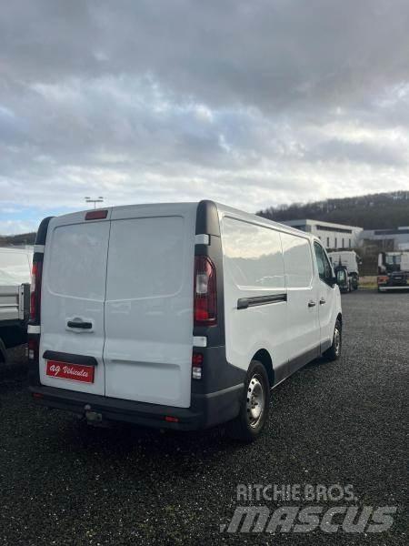 Opel Vivaro Minibusy