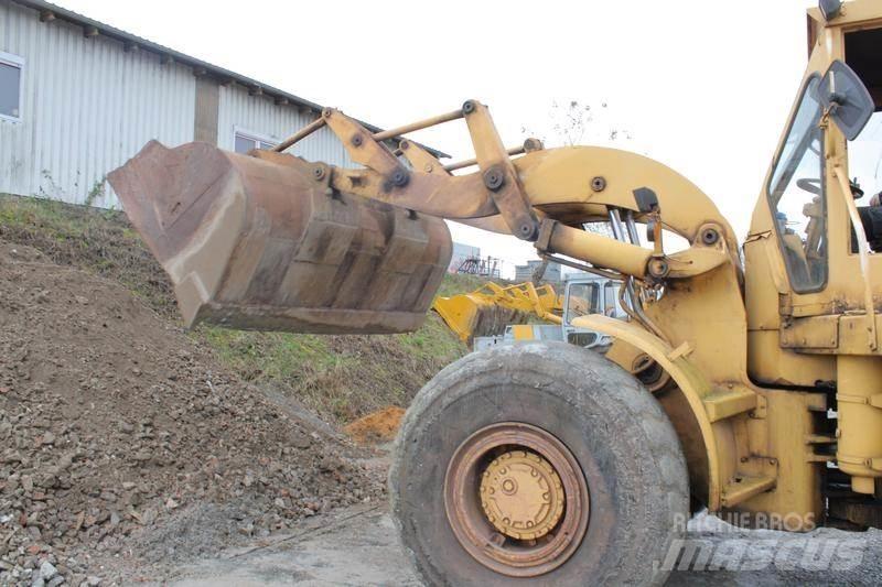 CAT 966 C Kolesové nakladače