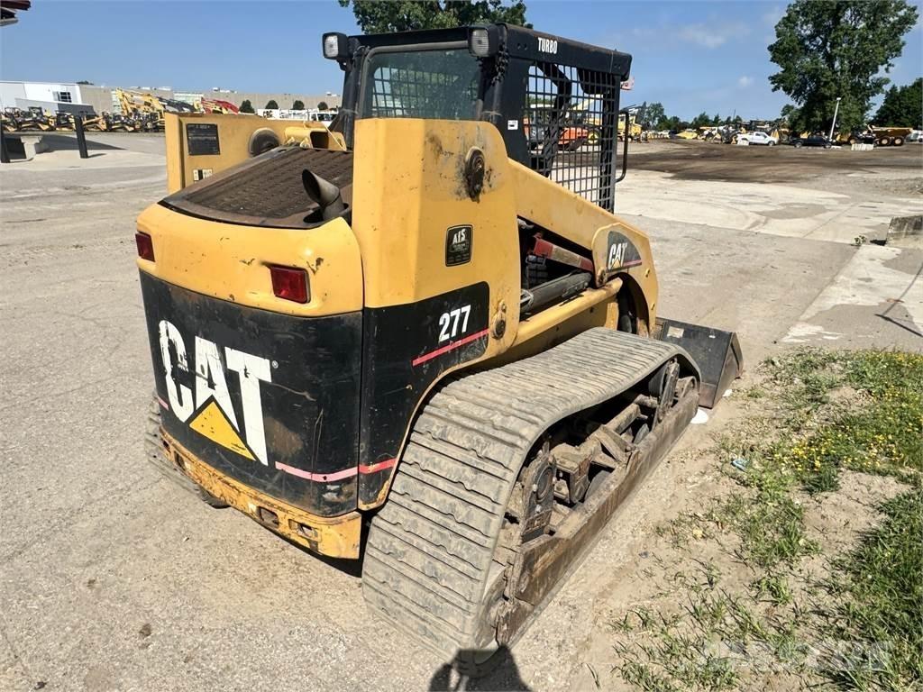 CAT 277 Šmykom riadené nakladače