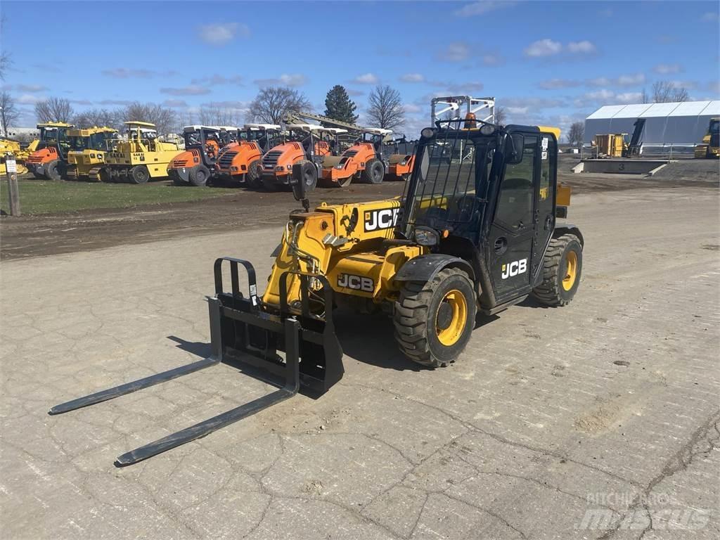 JCB 525-60 Teleskopické manipulátory