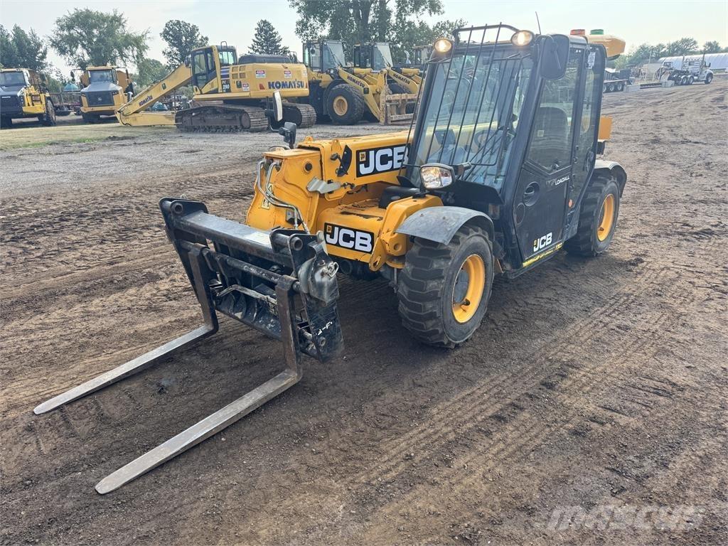 JCB 525-60 Teleskopické manipulátory
