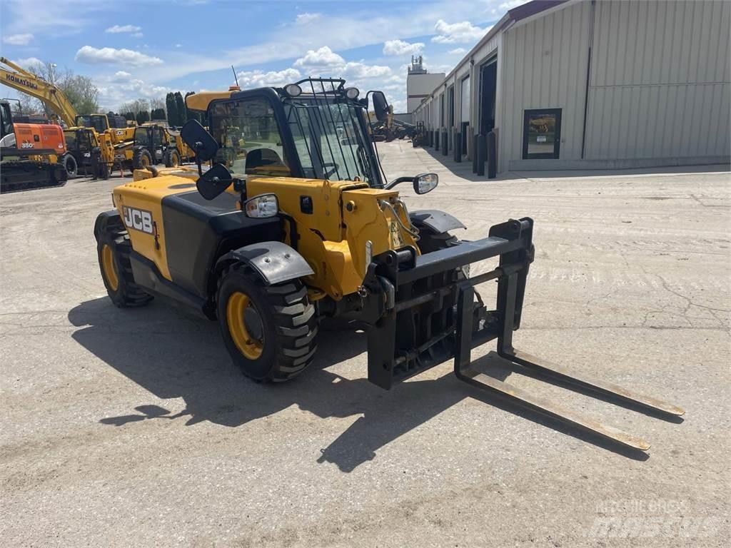 JCB 525-60 Teleskopické manipulátory