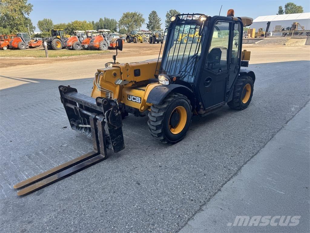 JCB 525-60 Teleskopické manipulátory
