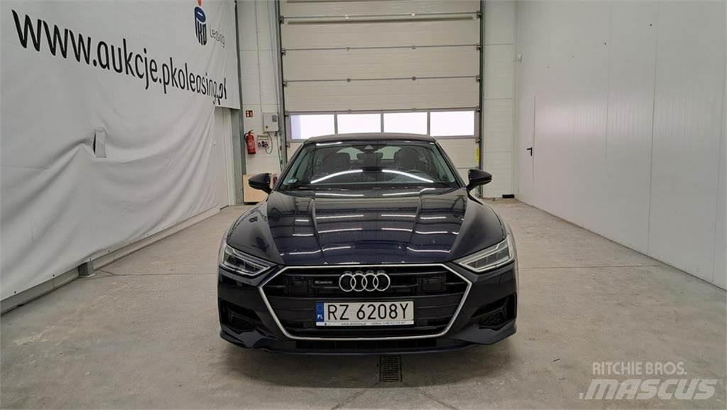 Audi A7 Automobily