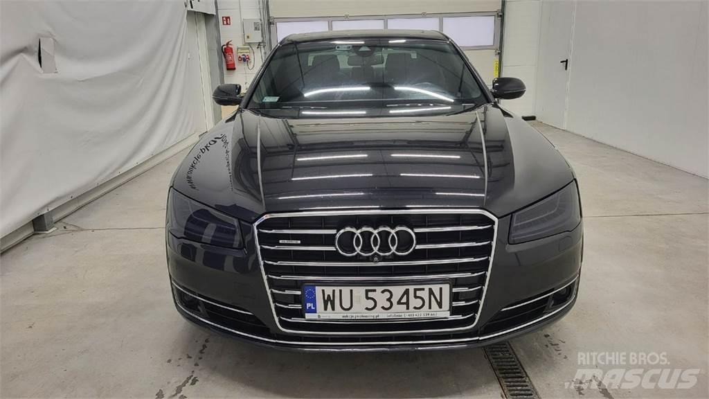 Audi A8 Automobily