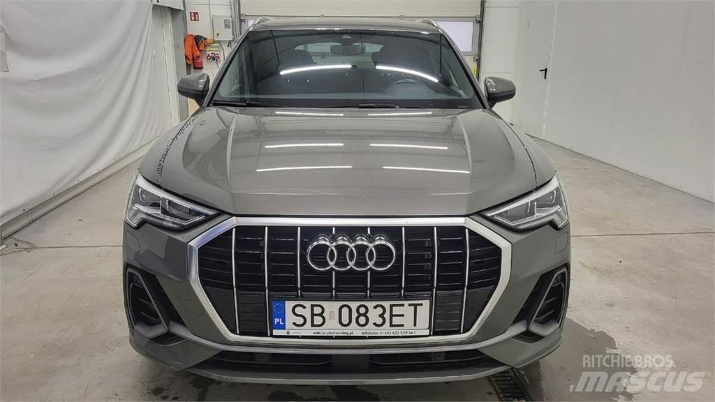 Audi Q3 Automobily