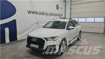 Audi Q7 Automobily