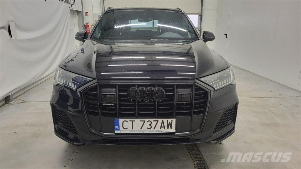 Audi Q7 Automobily