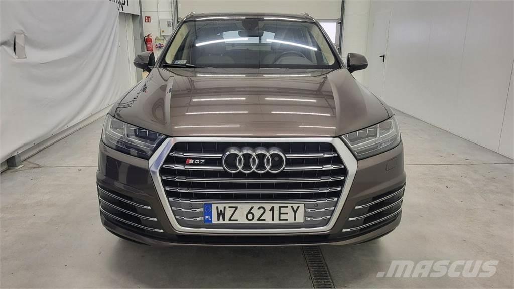 Audi SQ7 Automobily