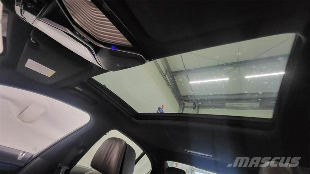 BMW 740 Automobily
