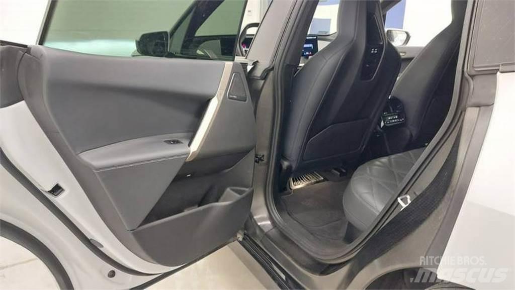 BMW iX Automobily