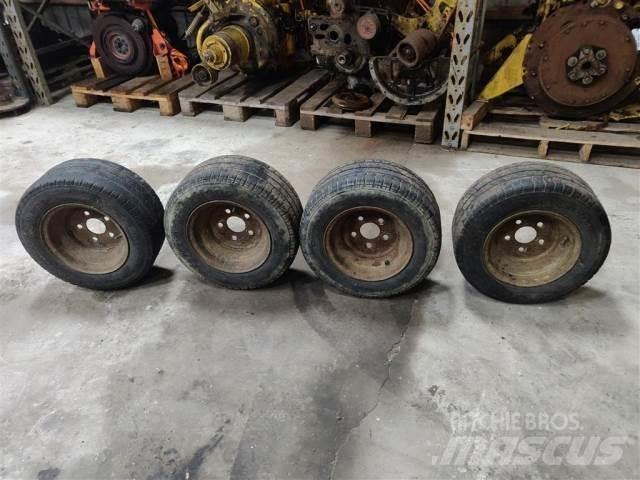  10 195/55R10 Prívesy na prepravu automobilov
