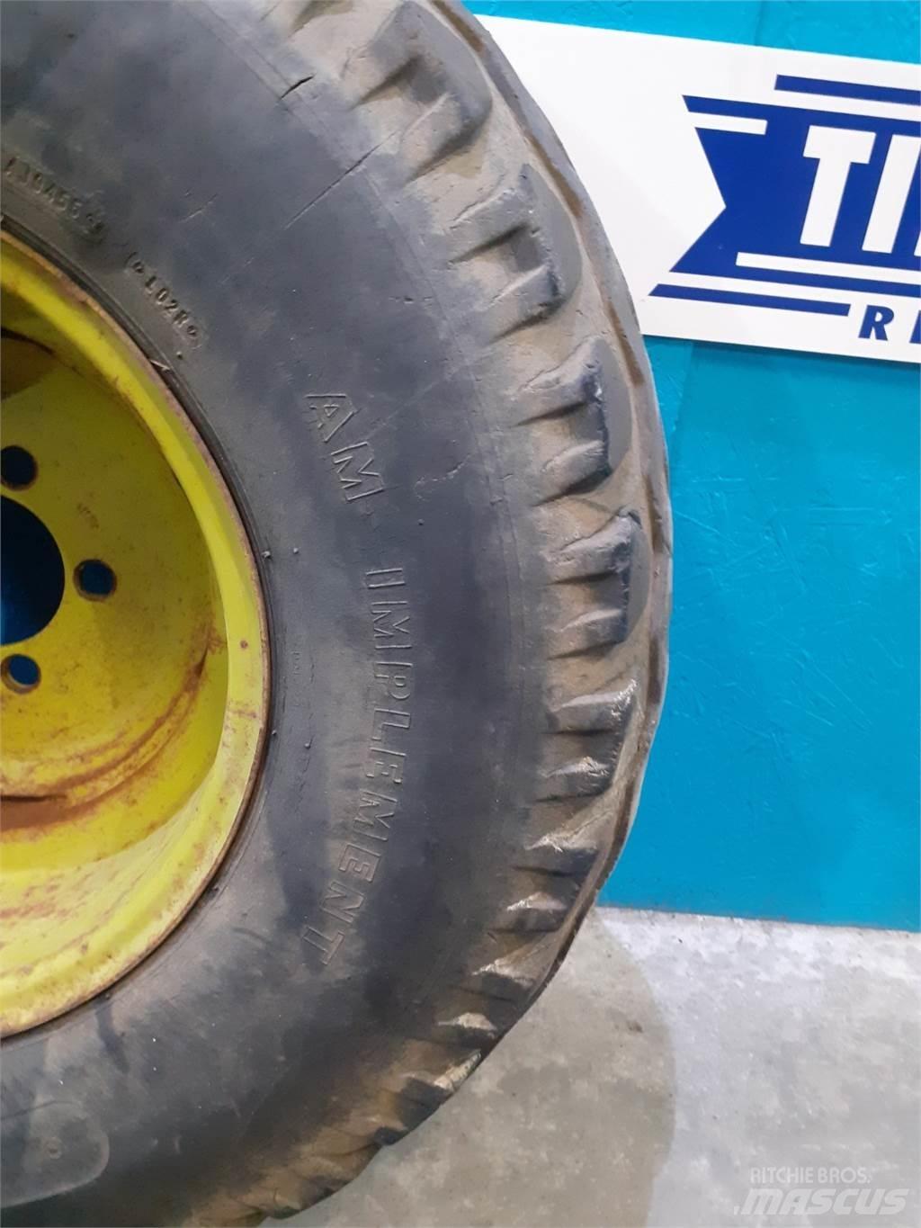  15 11.5/80-15.3 Pneumatiky, kolesá a ráfiky