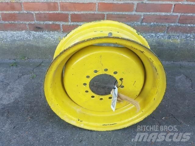  16 5.50Fx16 Pneumatiky, kolesá a ráfiky