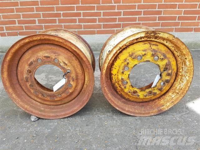  16 W10LX16 Pneumatiky, kolesá a ráfiky