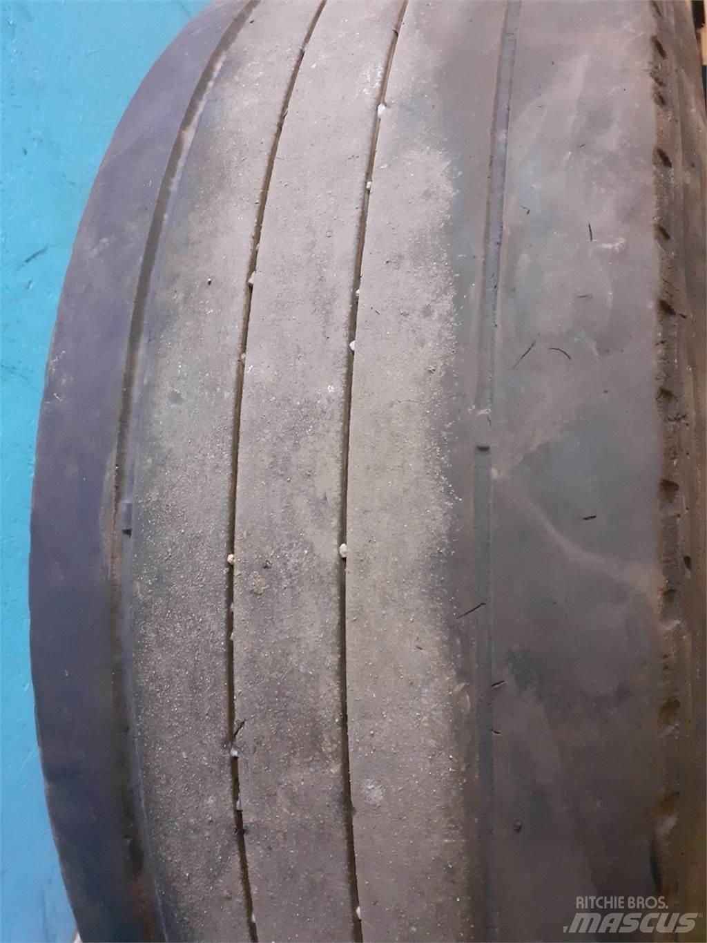  19.5 285/70R19.5 Pneumatiky, kolesá a ráfiky