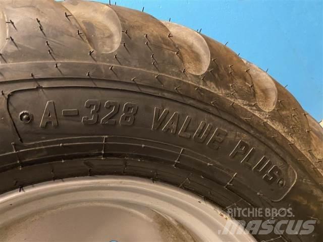  22.5 550/45-22.5 Pneumatiky, kolesá a ráfiky