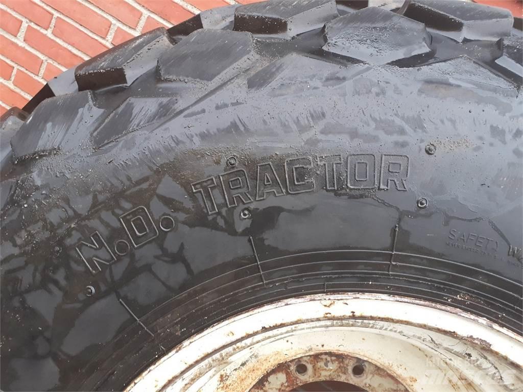  26 28L-26 Pneumatiky, kolesá a ráfiky