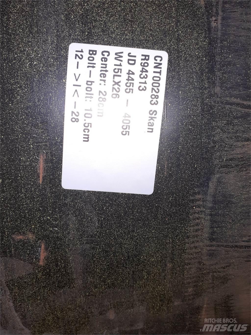  26 W15LX26 Pneumatiky, kolesá a ráfiky