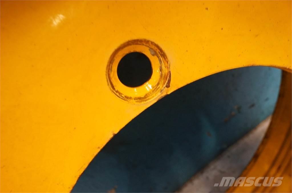  28 440/80R28 Pneumatiky, kolesá a ráfiky