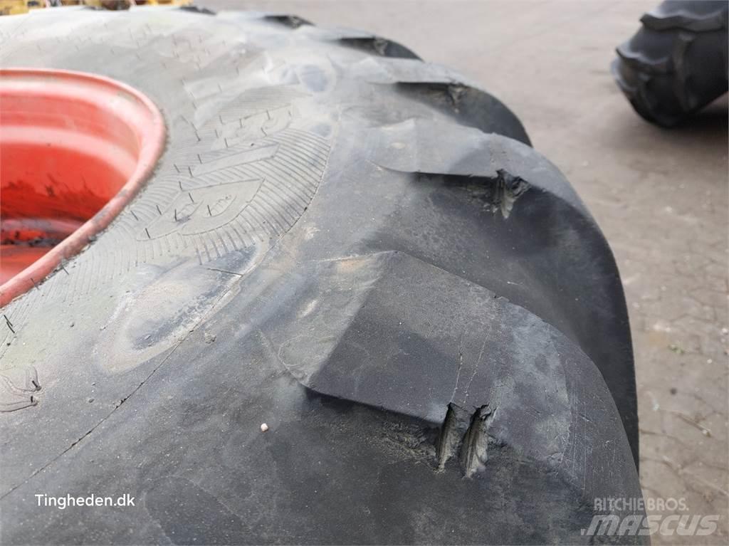  32 1050/50 R32 Pneumatiky, kolesá a ráfiky