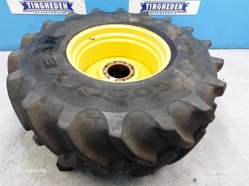  32 650/75 R32 Pneumatiky, kolesá a ráfiky