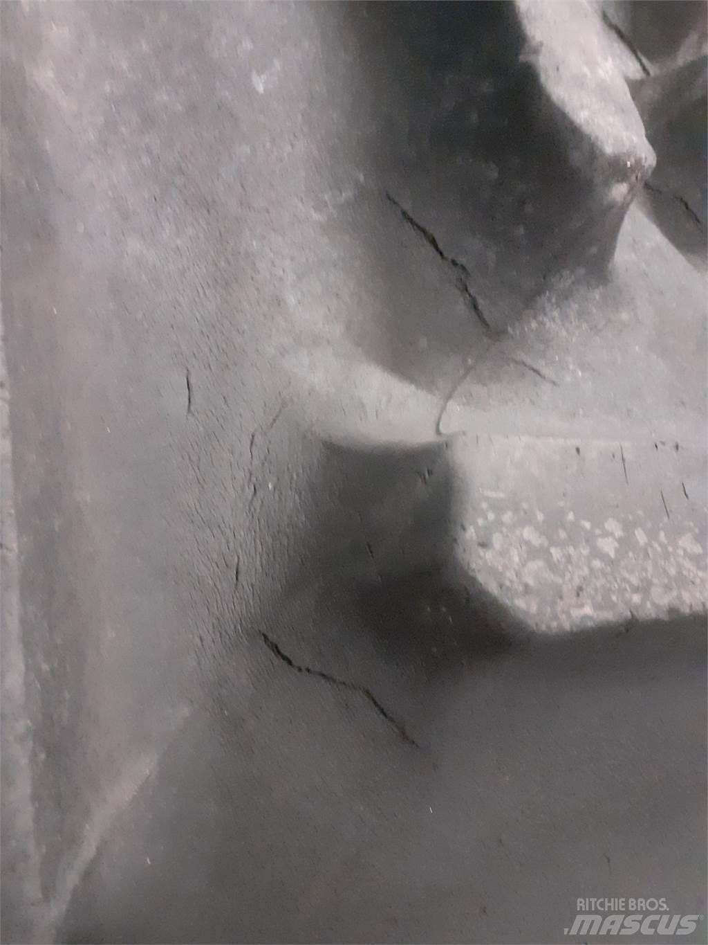  32 800/65R32 Pneumatiky, kolesá a ráfiky