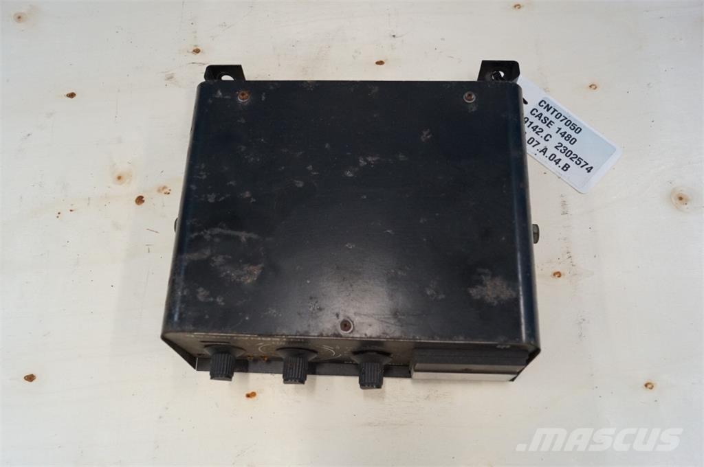 CASE 1480 Elektronika