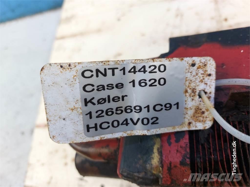 CASE 1620 Radiátory
