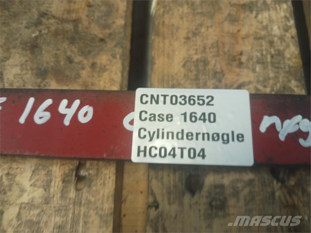 CASE 1640 Príslušenstvo a náhradné diely ku kombajnom