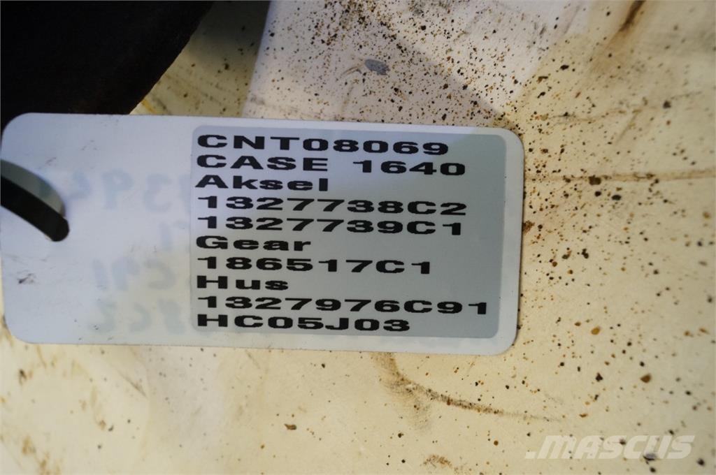 CASE 1640 Príslušenstvo a náhradné diely ku kombajnom